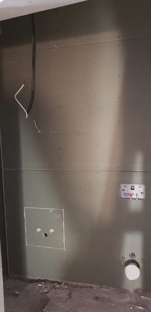Fürdőszoba gipszkartonozása impregnált zöld gipszkartonnal